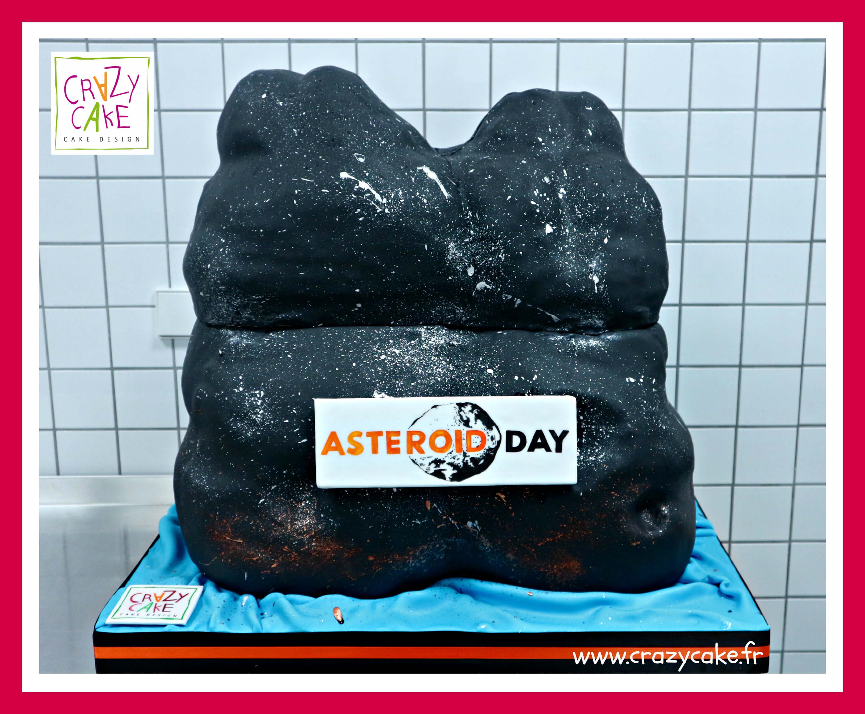 Asteroid Day - Un gâteau gigantesque en forme d'Astéroïde